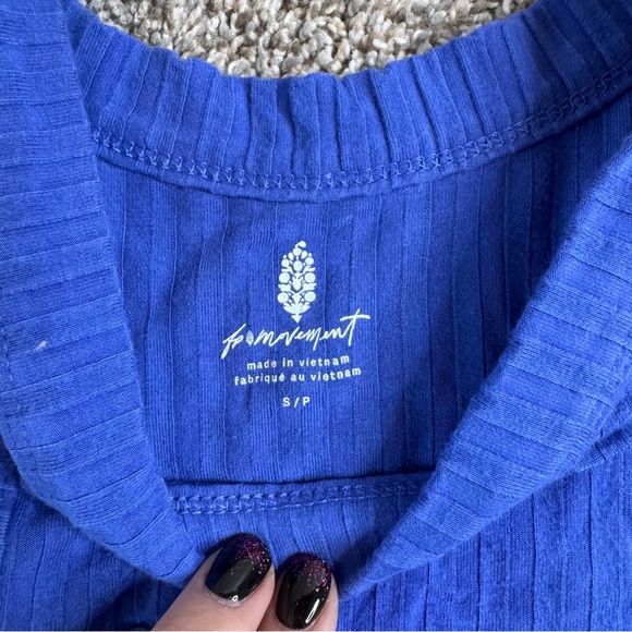 FREE PEOPLE MOVEMENT. blue tank. Size small - Picture 3 of 4